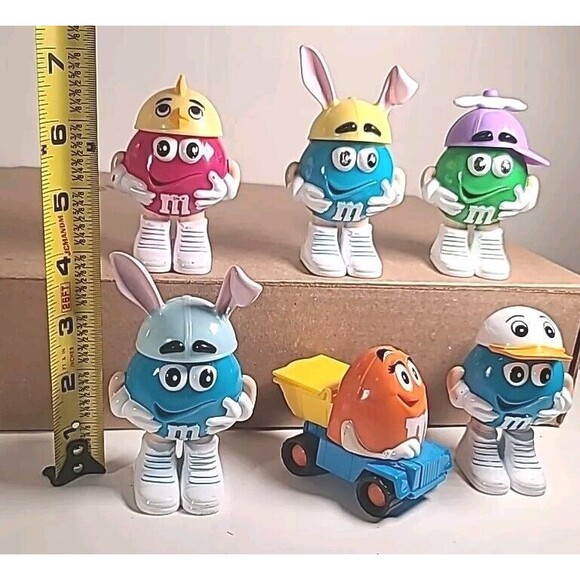 Lot of 6 Various Collectible M&M Figurines Candy Holders Easter Spring Dumptruck - Picture 3 of 6